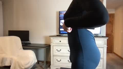 cutebutt_17 online show from 01/04/25, 08:16