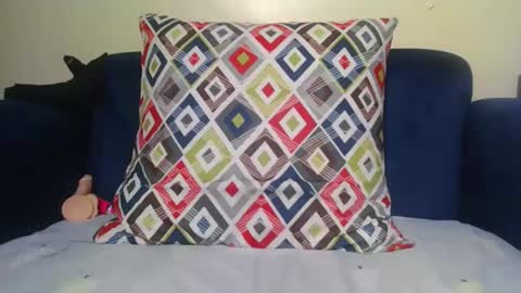 Snapshot of cutedolly12 chatting on 10/19/25, 04:18 cutebby12 online show from 10/19/25, 04:18