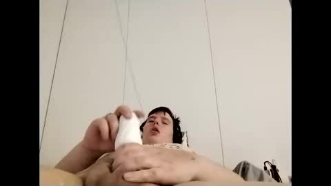 Snapshot of cutedude92 chatting on 12/16/25, 05:01 CuteguyBWC92 online show from 12/16/25, 05:01