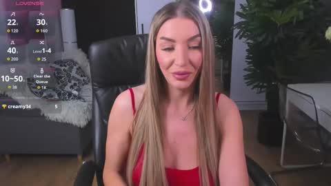 Snapshot of cutee_lexy chatting on 11/19/25, 01:44 Lexy online show from 11/19/25, 01:44