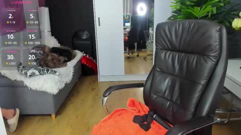 Snapshot of cutee_lexy chatting on 11/20/25, 06:18 Lexy online show from 11/20/25, 06:18