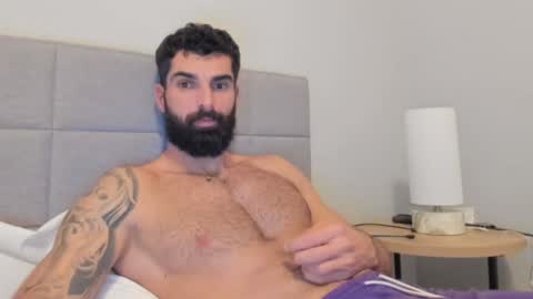cuteeboy online show from 01/04/25, 12:37