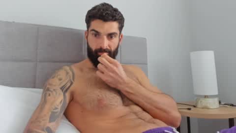 cuteeboy online show from 01/04/25, 09:31