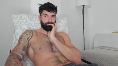 cuteeboy online show from 02/04/25, 07:07