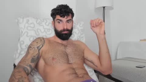 cuteeboy online show from 02/04/25, 10:10