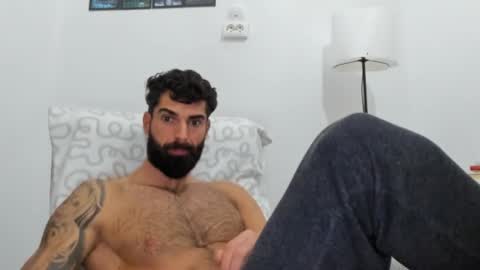 cuteeboy online show from 12/14/25, 09:36