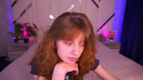 Snapshot of cuteefoxy chatting on 10/27/25, 02:21 Foxy online show from 10/27/25, 02:21