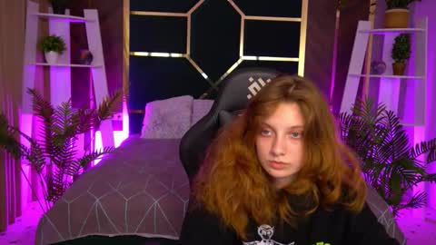 Snapshot of cuteefoxy chatting on 11/14/25, 02:16 Foxy online show from 11/14/25, 02:16