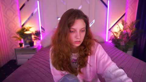 Snapshot of cuteefoxy chatting on 11/27/25, 02:41 Foxy online show from 11/27/25, 02:41