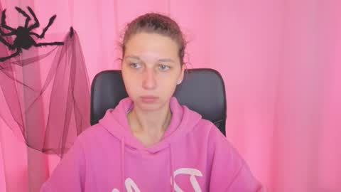 Snapshot of cuteellii chatting on 10/27/25, 11:03 Elli online show from 10/27/25, 11:03