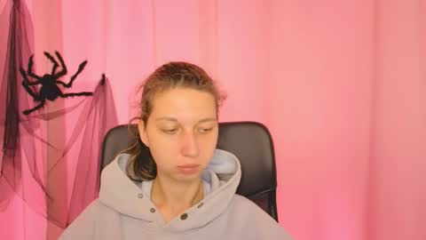 Elli online show from 11/06/25, 11:11