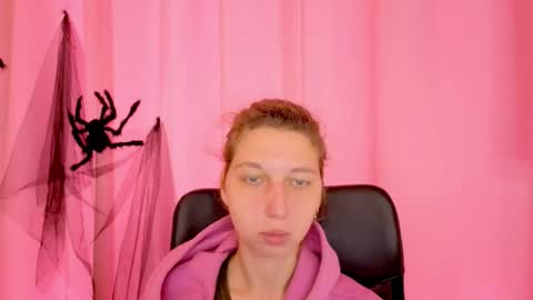 Elli online show from 11/19/25, 11:10