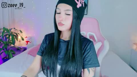 Snapshot of cuteezoe chatting on 03/17/26, 03:22 Zoe online show from 03/17/26, 03:22