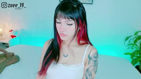 Snapshot of cuteezoe chatting on 04/15/26, 05:03 Zoe online show from 04/15/26, 05:03