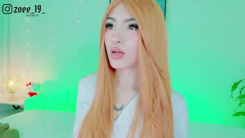 Snapshot of cuteezoe chatting on 04/18/26, 04:05 Zoe online show from 04/18/26, 04:05