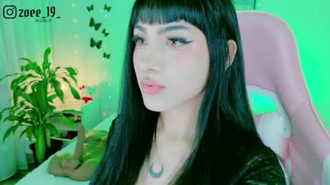Snapshot of cuteezoe chatting on 05/15/26, 02:40 Zoe online show from 05/15/26, 02:40