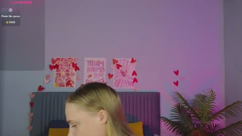 Snapshot of cutefever chatting on 06/14/26, 01:03 Amyy online show from 06/14/26, 01:03
