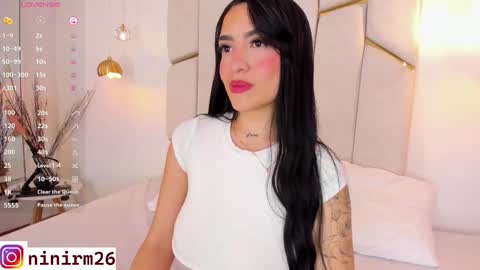 Snapshot of cutegirl__nini chatting on 02/18/25, 04:26 andre online show from 02/18/25, 04:26