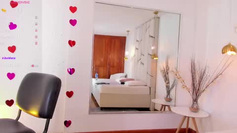 Snapshot of cutegirl__nini chatting on 02/25/25, 04:35 andre online show from 02/25/25, 04:35