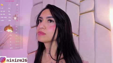 Snapshot of cutegirl__nini chatting on 03/04/25, 10:35 andre online show from 03/04/25, 10:35
