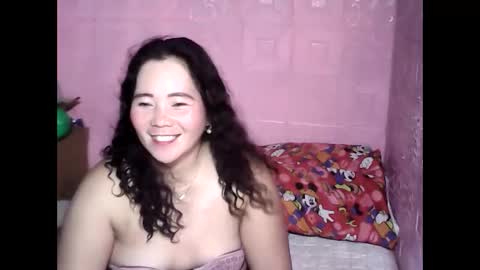 Snapshot of cutehornymom chatting on 09/15/25, 01:44 cutehornymom online show from 09/15/25, 01:44