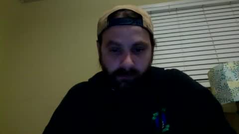 Snapshot of cutehungboi chatting on 11/12/25, 05:52 cutehungboi online show from 11/12/25, 05:52