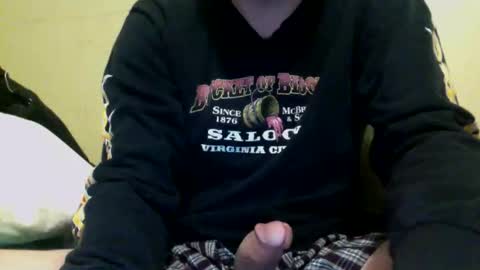 Snapshot of cutehungboi chatting on 11/30/25, 01:09 cutehungboi online show from 11/30/25, 01:09