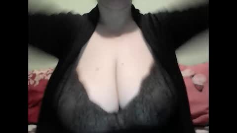 Snapshot of cutejessytom chatting on 12/16/24, 03:51 Jessy online show from 12/16/24, 03:51