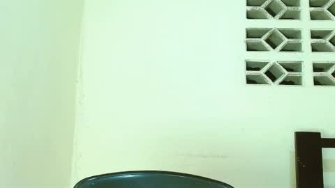 Snapshot of cutekairii chatting on 02/15/25, 04:03 Mishel online show from 02/15/25, 04:03