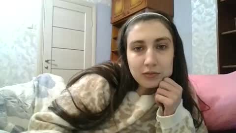 cutekattie online show from 11/19/25, 08:47