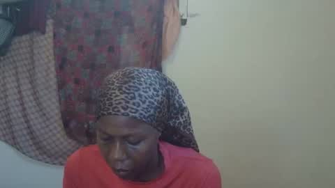 Snapshot of cutemir chatting on 10/18/25, 04:37 cutemir online show from 10/18/25, 04:37