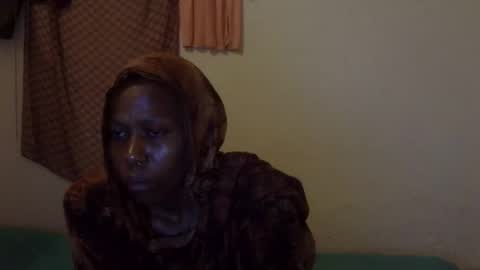 Snapshot of cutemir chatting on 10/22/25, 02:45 cutemir online show from 10/22/25, 02:45