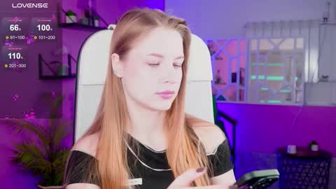 Snapshot of cutemousee chatting on 09/27/25, 05:56 Rina online show from 09/27/25, 05:56