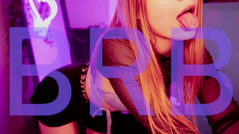 Snapshot of cutemousee chatting on 10/19/25, 08:15 Rina online show from 10/19/25, 08:15