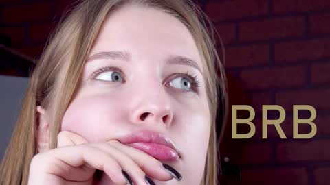 Snapshot of cutemousee chatting on 11/02/25, 07:55 Rina online show from 11/02/25, 07:55