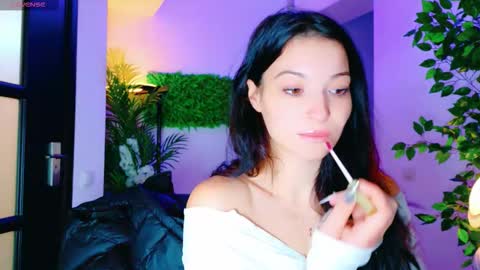 cuteness__girl online show from 10/20/25, 06:25