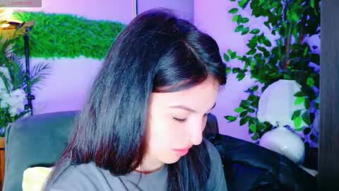 cuteness__girl online show from 10/22/25, 06:24