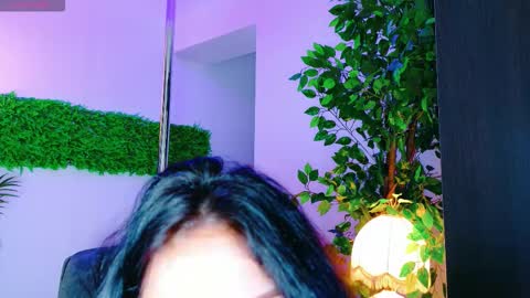 cuteness__girl online show from 10/29/25, 06:48