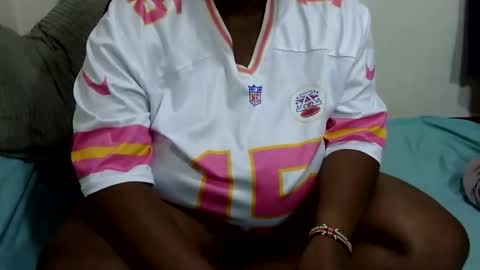 Snapshot of cutermilly chatting on 10/25/25, 03:18 cutermilly online show from 10/25/25, 03:18