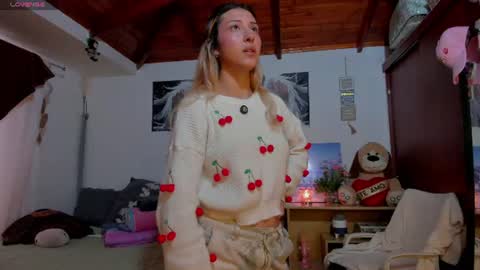 Snapshot of cuteweed420 chatting on 06/18/26, 08:57 cuteweed420 online show from 06/18/26, 08:57