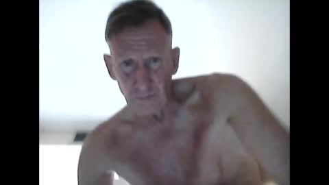 Snapshot of cutewhitebutt chatting on 12/27/24, 09:39 cutewhitebutt online show from 12/27/24, 09:39