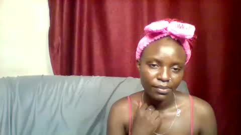 cutey_lunar online show from 02/16/25, 08:33