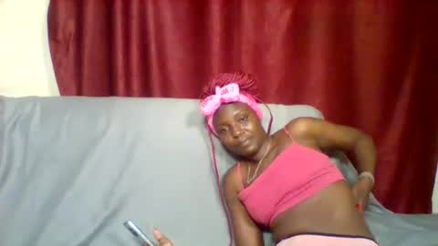 cutey_lunar online show from 02/17/25, 02:42