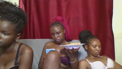 cutey_lunar online show from 02/23/25, 04:46