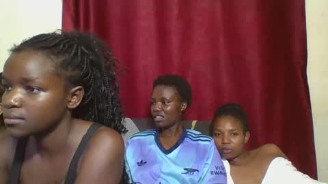 cutey_lunar online show from 02/25/25, 12:47