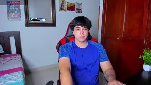 Snapshot of cuteznowyy chatting on 12/18/24, 10:46 Ask me online show from 12/18/24, 10:46