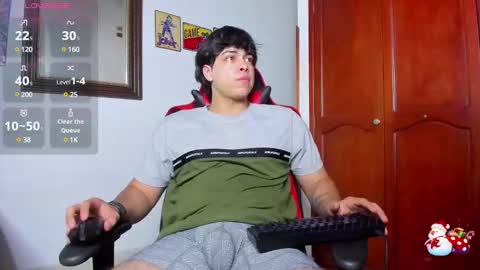 Snapshot of cuteznowyy chatting on 12/23/24, 11:49 Ask me online show from 12/23/24, 11:49