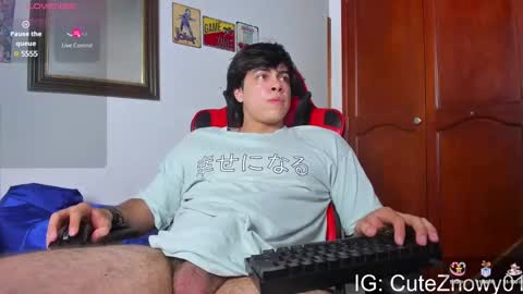 Snapshot of cuteznowyy chatting on 02/05/25, 12:53 Ask me online show from 02/05/25, 12:53