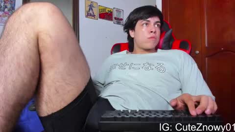 Snapshot of cuteznowyy chatting on 02/18/25, 01:21 Ask me online show from 02/18/25, 01:21