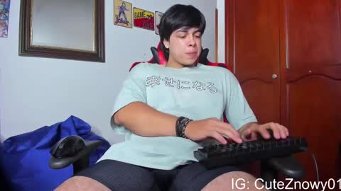 Snapshot of cuteznowyy chatting on 02/18/25, 08:47 Ask me online show from 02/18/25, 08:47